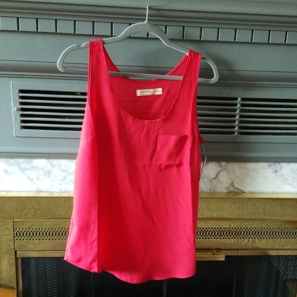 NEW Tank, medium great layering